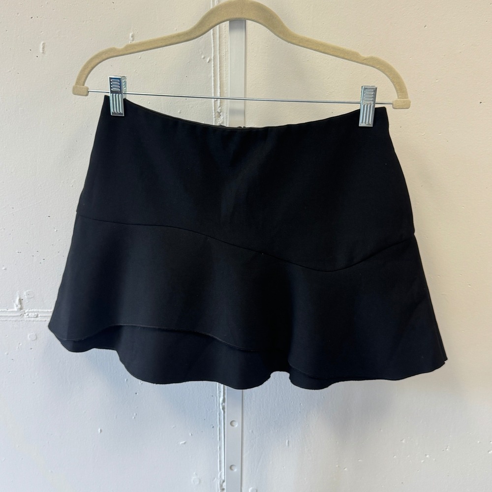 Zara Woman Black Ruffle Tiered Mini Skirt Size Medium Flounce Hem Hidden Zip